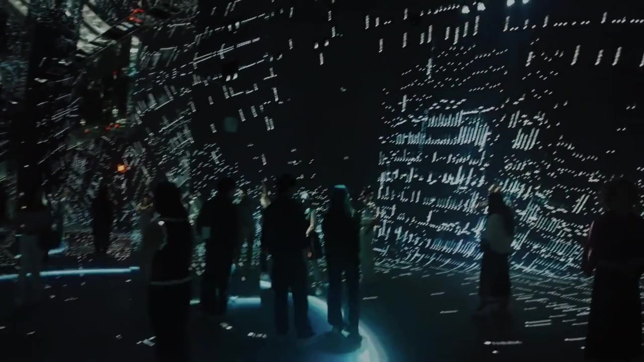 Escena inmersiva del nuevo show de Fuerza Bruta